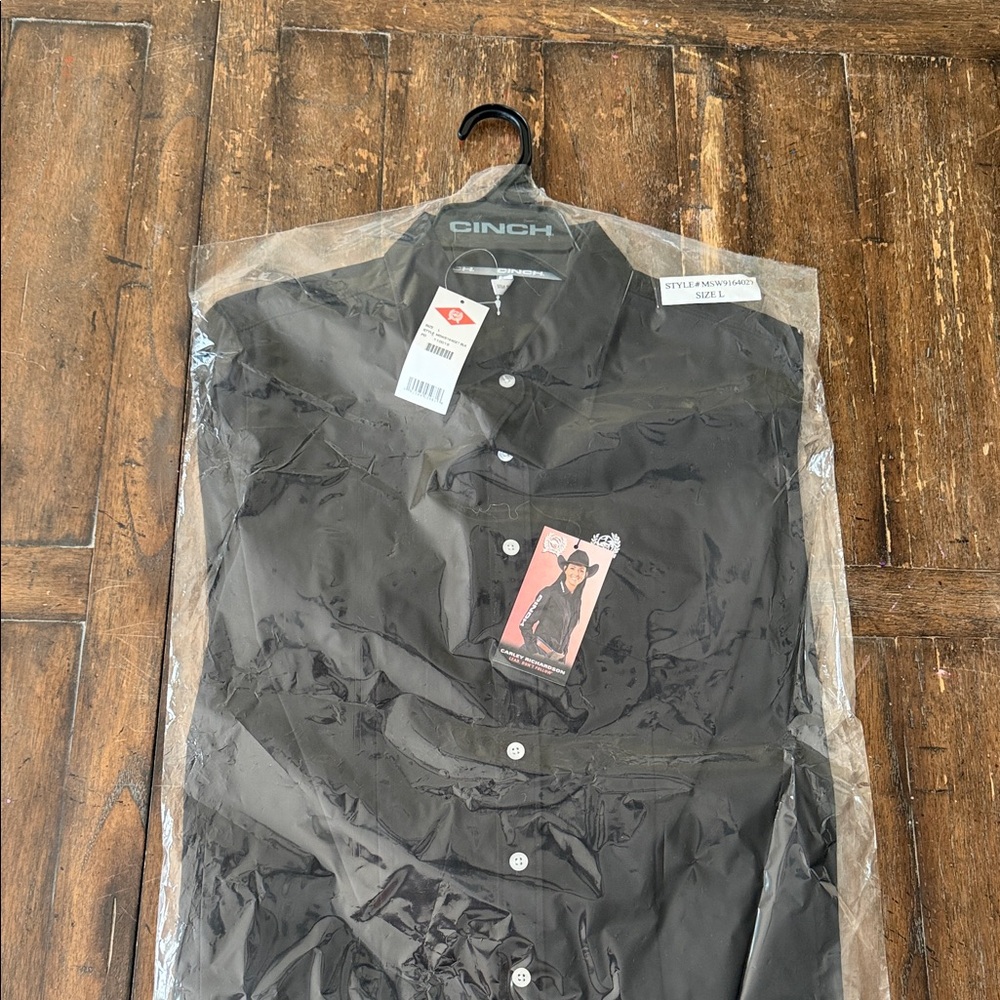 Cinch Black Long-Sleeve Button-Up Shirt with White Buttons women’s large